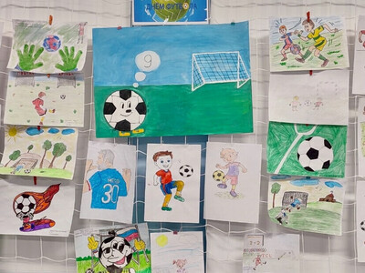⚽️ 10 декабря отмечается всемирный День футбола! В нашем детском саду прошла выставка рисунков «Футбол. Пас. Удар. Гол!!!», посвященная этому виду спорта.